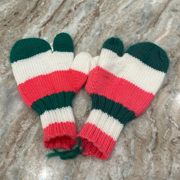 Trigger Mittens - Picture 4 of 5